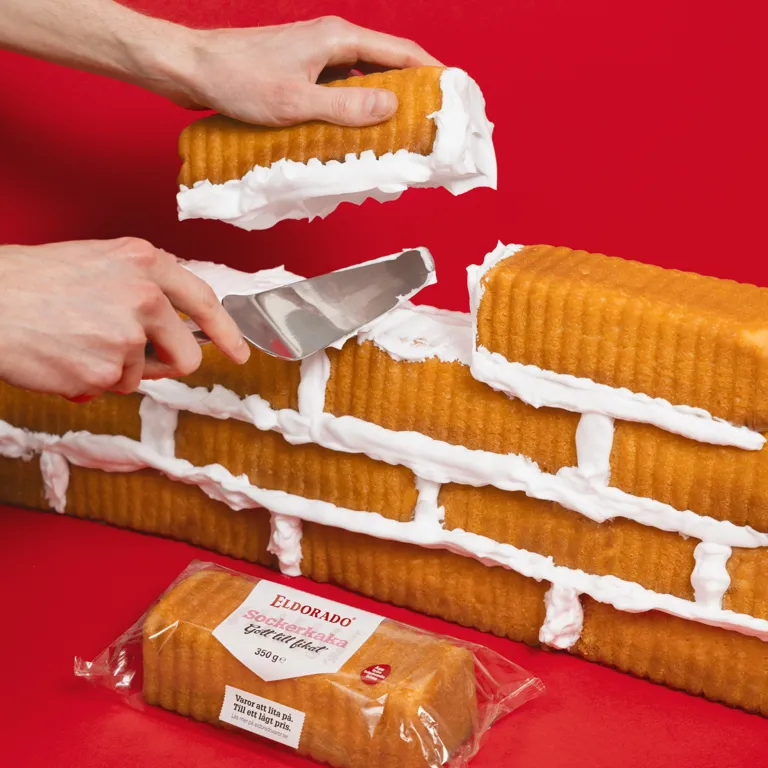 Mur av sockerkakor och grädde