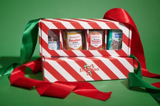 Julkulor i polkarandigt paket med sidenband