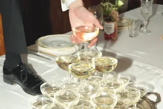 Champagnetorn på bröllopsmiddag