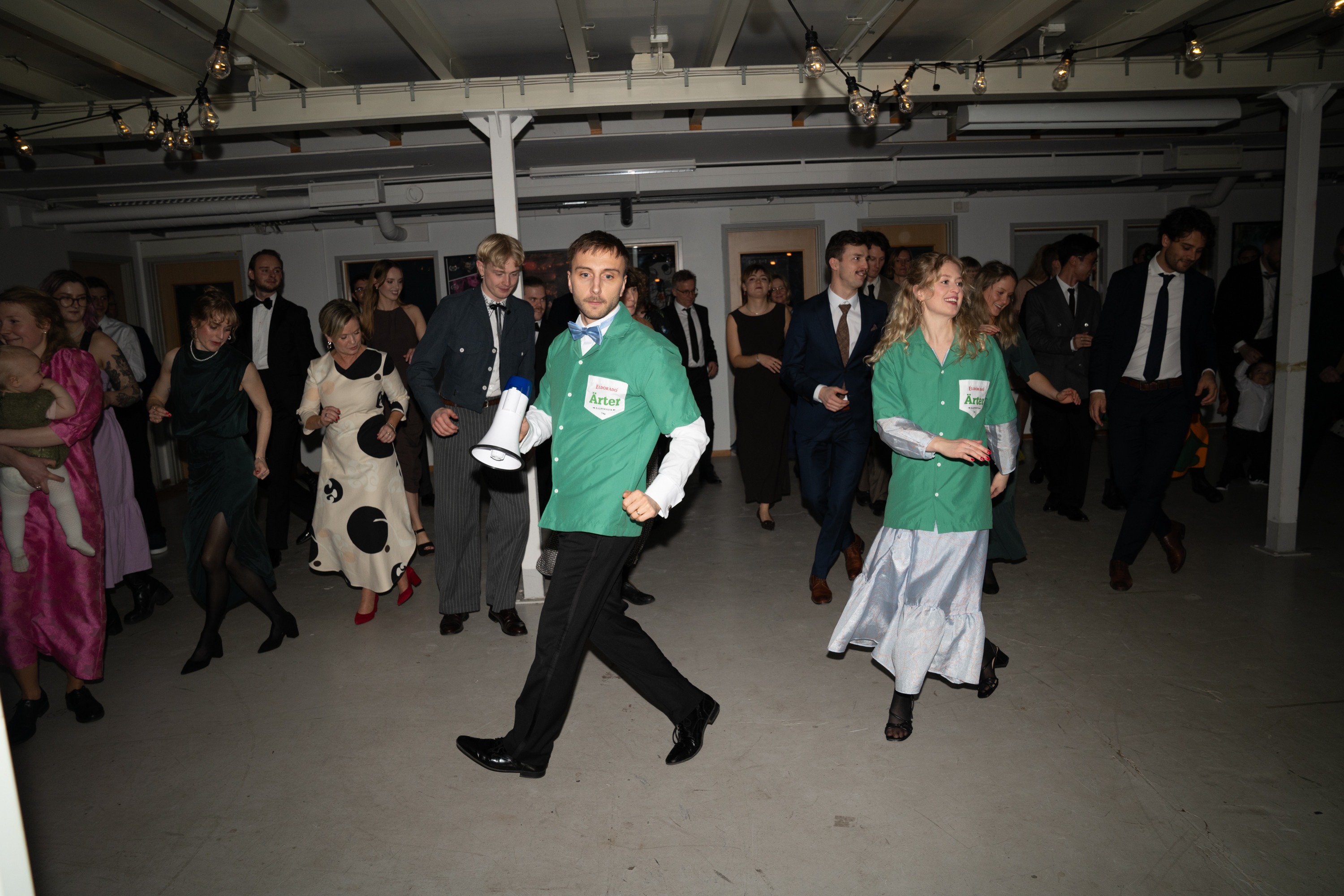 Bröllopsdans och lekar